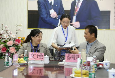 湖南省新化县谈合作 (2).png
